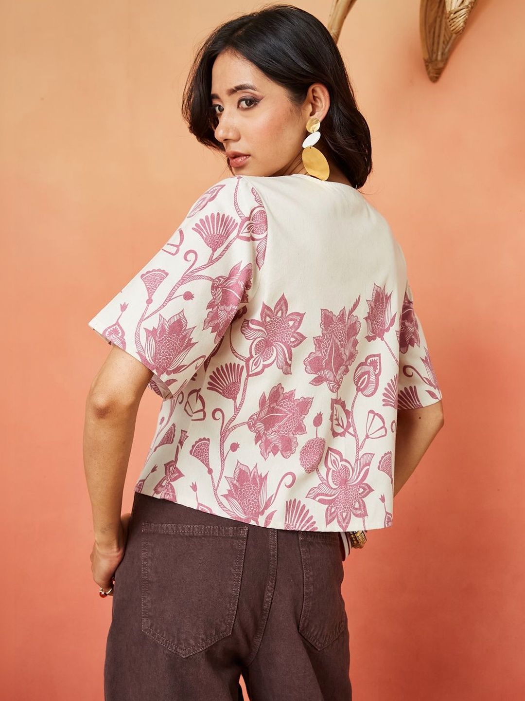 Cream and Pink Pure Cotton Floral Print Casual Top Featuring a V-Neck and Front Tie-Up Design