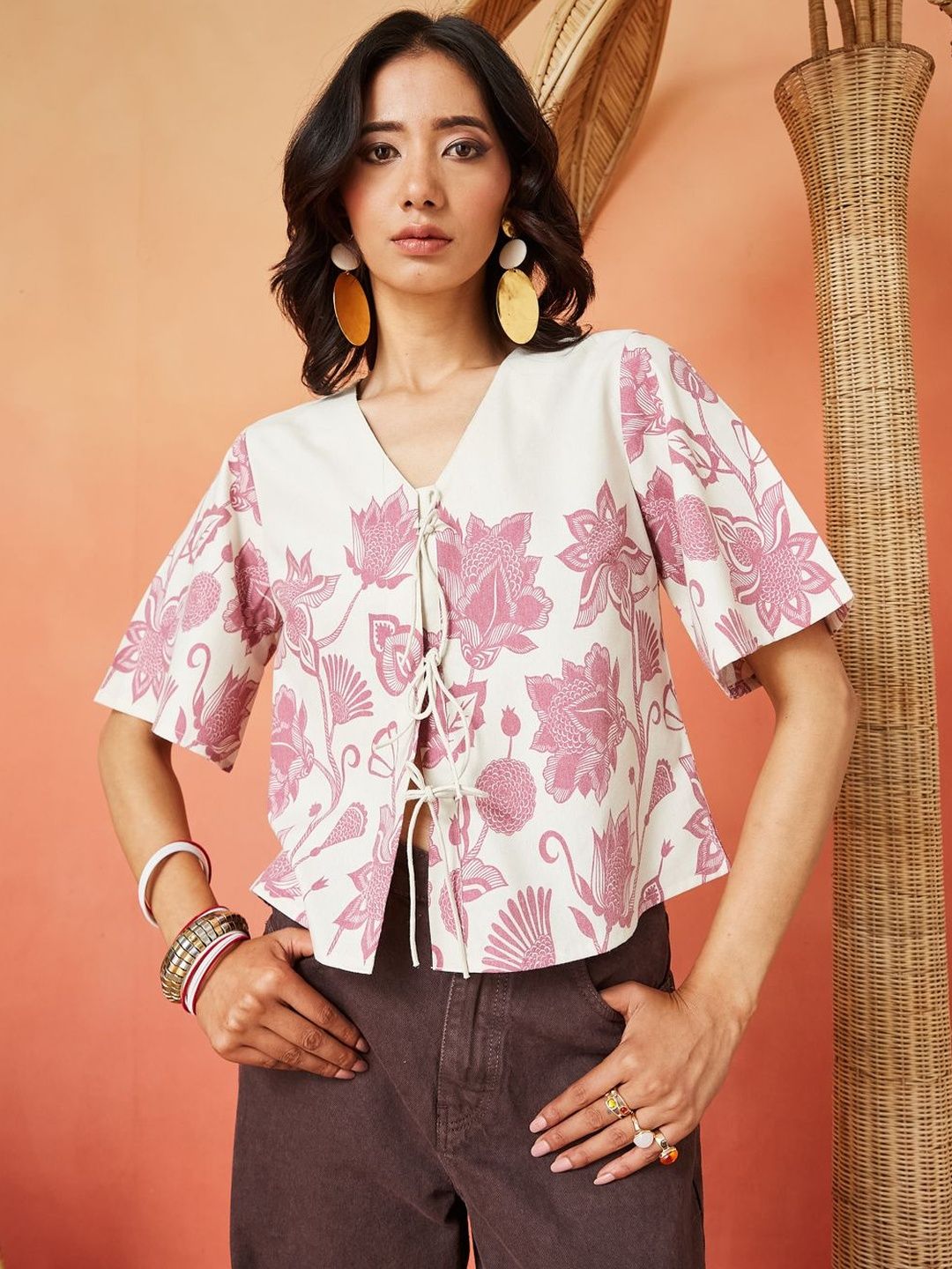 Cream and Pink Pure Cotton Floral Print Casual Top Featuring a V-Neck and Front Tie-Up Design