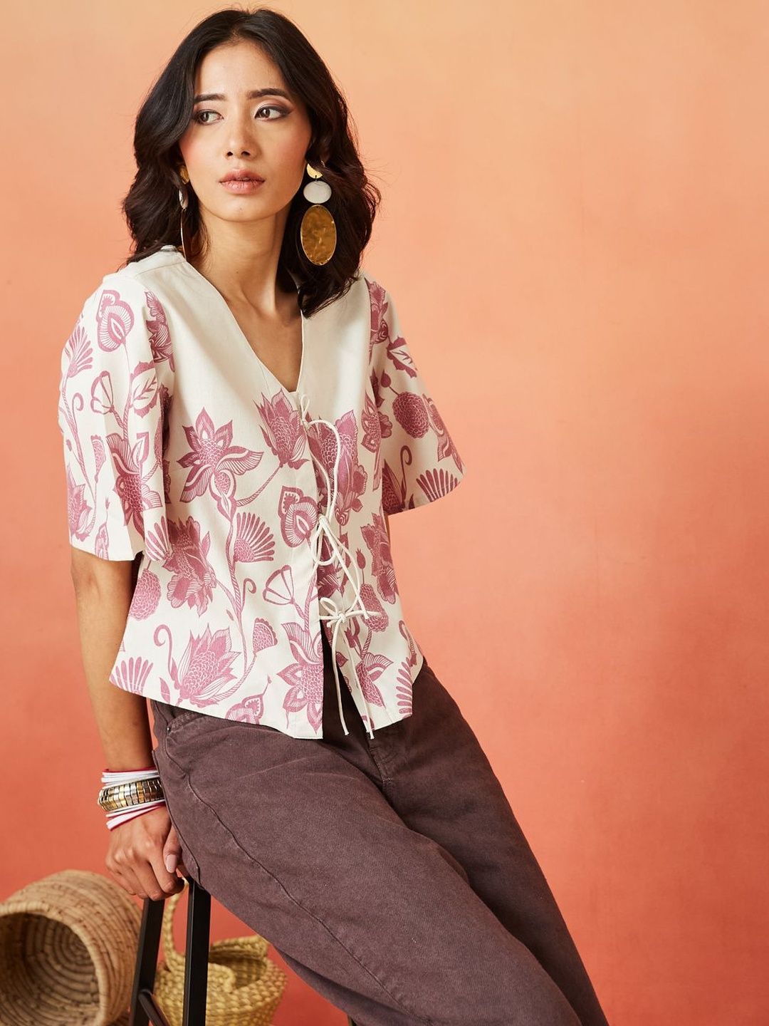 Cream and Pink Pure Cotton Floral Print Casual Top Featuring a V-Neck and Front Tie-Up Design